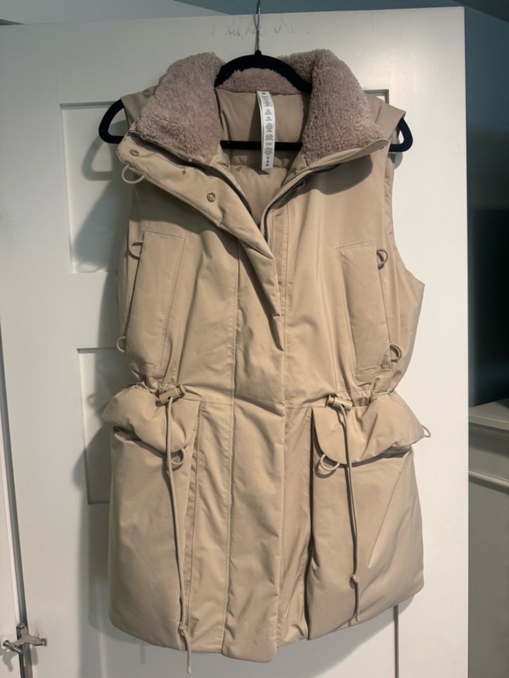 Lululemon StretchSeal Waterproof Down-Filled Vest | Size 6